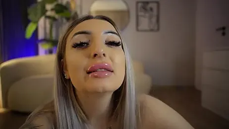 emily_bloom stripchat stream image