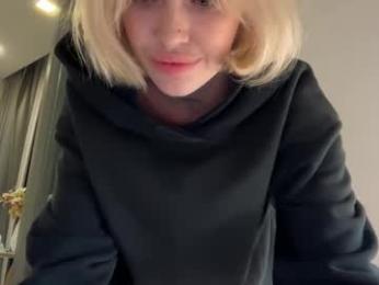 golden_alinee chaturbate stream image, 05.04.2026 11:30