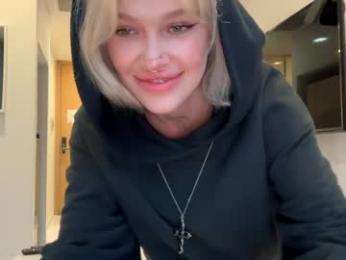 golden_alinee chaturbate stream image, 05.04.2026 11:30