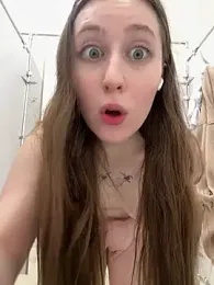 FroggyAnna stripchat stream image