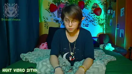 TrickyKitsune stripchat stream image