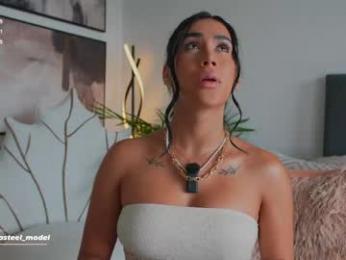leyla_steel chaturbate stream image, 19.04.2026 16:20