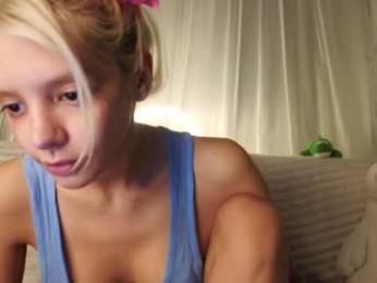 lesi_moonie chaturbate stream image, 23.03.2025 07:40