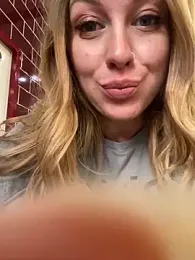 Sweet___Emily stripchat stream image, 02.05.2025 13:10