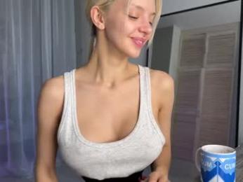 lesi_moonie chaturbate stream image, 11.05.2025 09:20